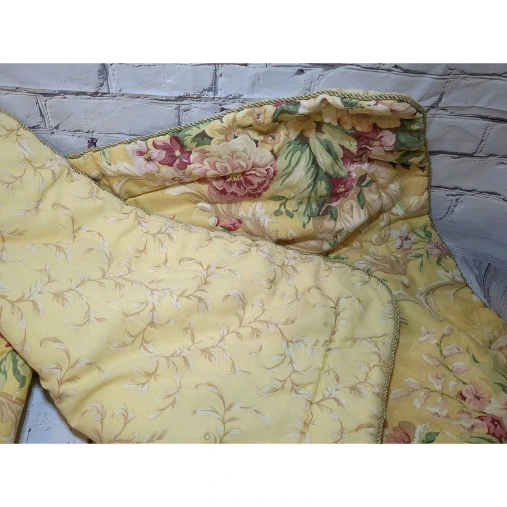 CROSCILL Pavilion‎ 2 King Pillow Shams Quilted Yellow Floral Cottage Core Shabby